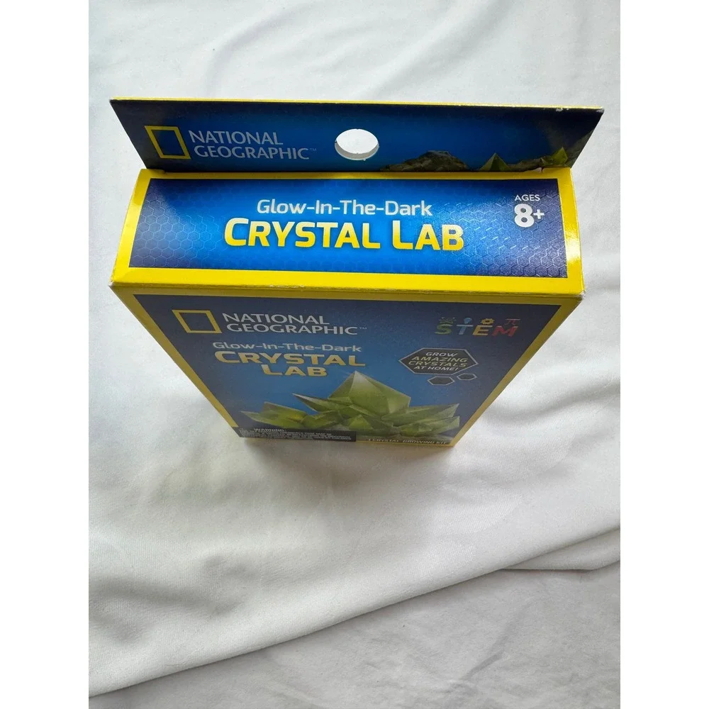 National Geographic Glow in the Dark Crystal Lab STEM Science Kit RTNGCRYSGIDCRD